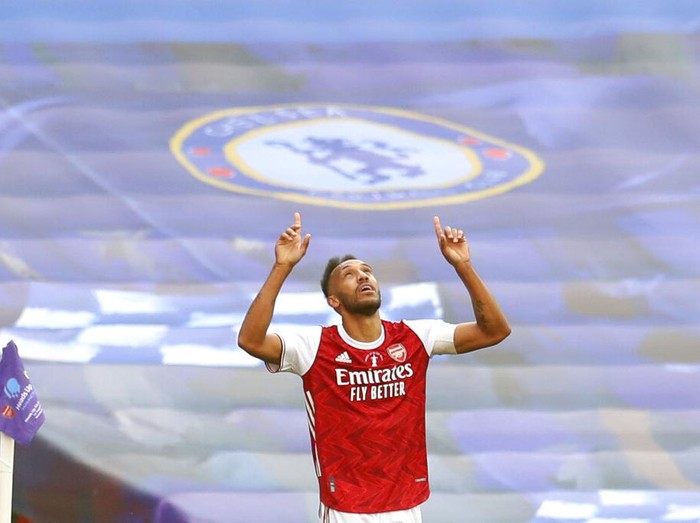 Arsenal's Pierre-Emerick Aubameyang celebrates after scoring his side's second goal during the FA Cup final soccer match between Arsenal and Chelsea at Wembley stadium in London, England, Saturday, Aug.1, 2020. (Catherine Ivill/Pool via AP)