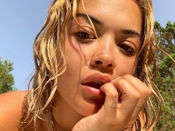 Sering Bergaya Afro, Rita Ora Dituduh Pura-pura Keturunan Kulit Hitam