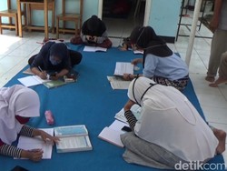 Jempol! Warga RW di Purwakarta Ini Patungan Internet untuk Belajar Daring