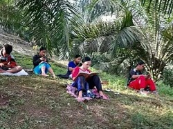 Cerita Kades di Simalungun: Warga Terpaksa Berutang demi Anak Sekolah Daring