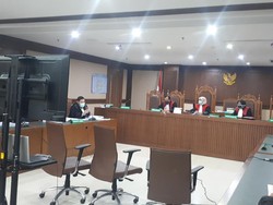 Eks Komisioner KPU Wahyu Setiawan Dituntut 8 Tahun Penjara