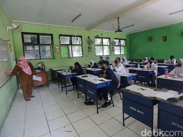 SMPN 2 Bekasi Uji Coba Pembejaran Tatap Muka