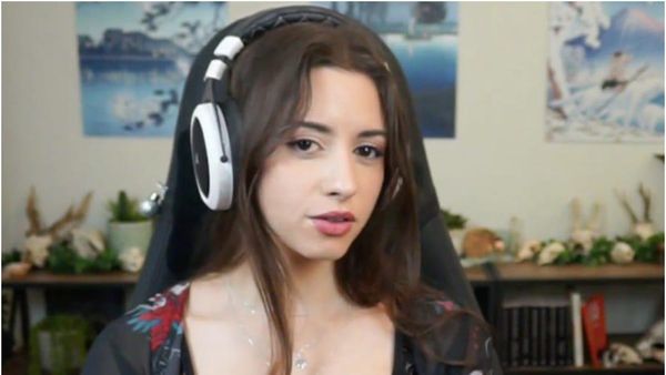 Potret Influencer Cantik yang Mengaku Hidupnya Dihantui Penguntit