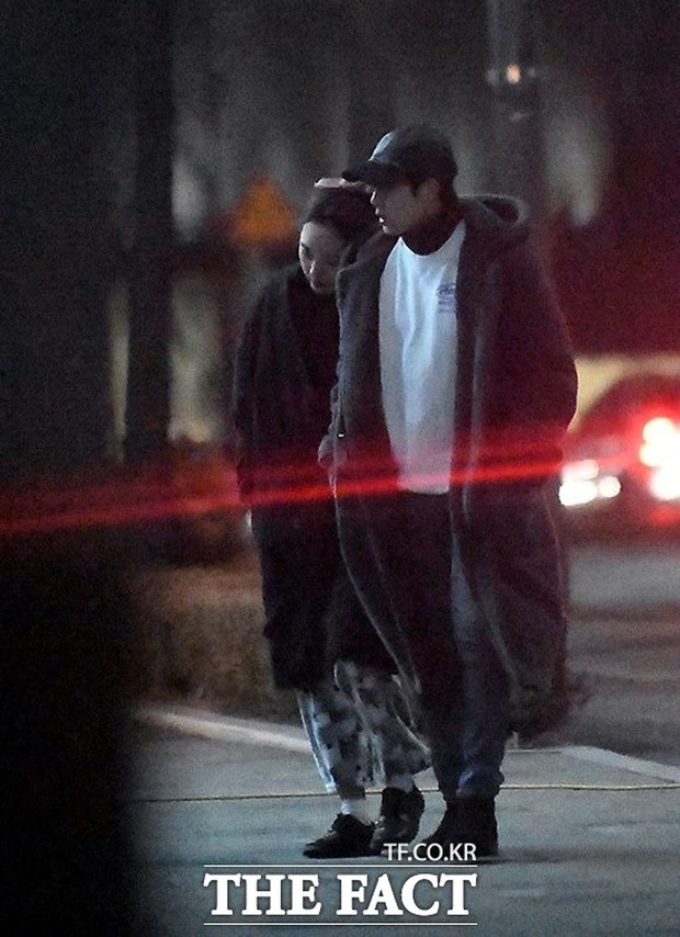 Potret romantis kim bo ra dan pasangan