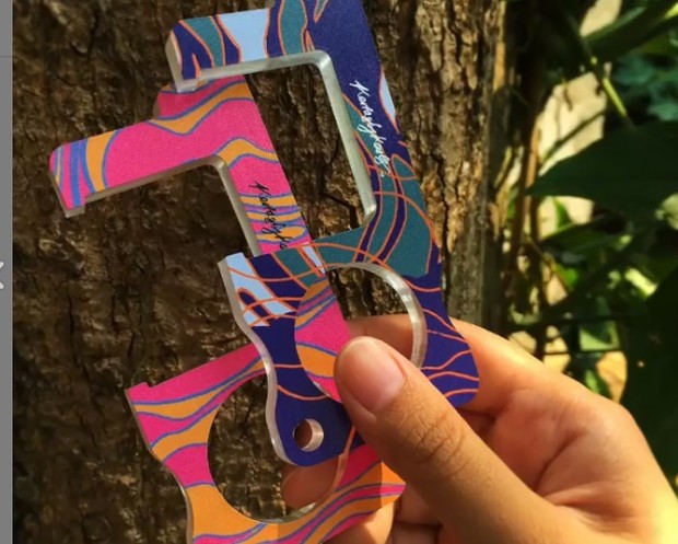 Touhless finger by kertasbykarls