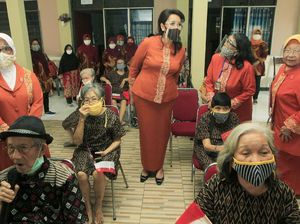 Aula Ibu Bangsa untuk Para Lansia