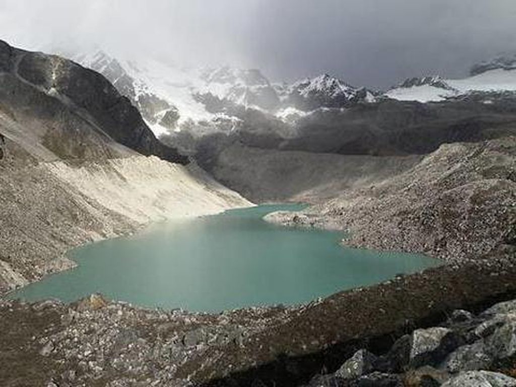 Tsunami Langit Muncul di Negara Paling Bahagia Sedunia, Bhutan Tsunami Langit Muncul di Negara Paling Bahagia Sedunia, Bhutan