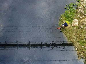 Puluhan Pabrik Buang Limbah, Air Citarum di Karawang Tercemar Puluhan Pabrik Buang Limbah, Air Citarum di Karawang Tercemar
