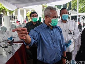 Arief Budiman Pantau Tes Swab di Kantor KPU