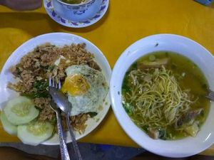Kuliner di Pasar Tradisional Luang Prabang, Laos Kuliner di Pasar Tradisional Luang Prabang, Laos