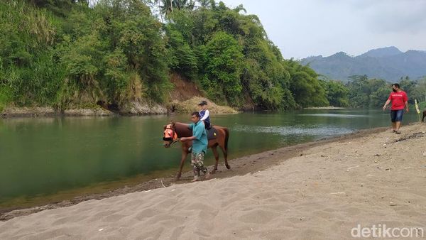 Potret Ladon Little Island, Wisata Hits Baru di Magelang