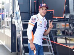 Masih Dibekap Cedera, Marquez Ngotot Rebut Gelar Juara MotoGP dari Joan Mir