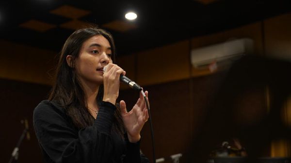 Mengintip Mawar de Jongh Latihan untuk Konser Virtual