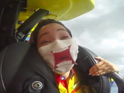 Naik Roller Coaster Tak Boleh Teriak, Jepang Bikin Masker Ekspresif