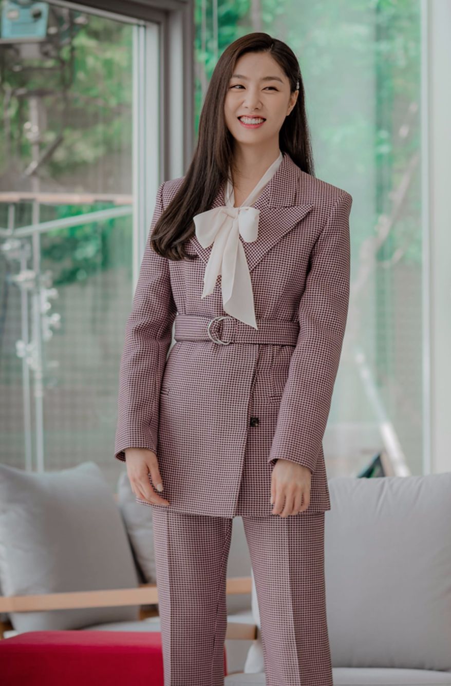 OOTD ke kantor terinspirasi dari drama Korea