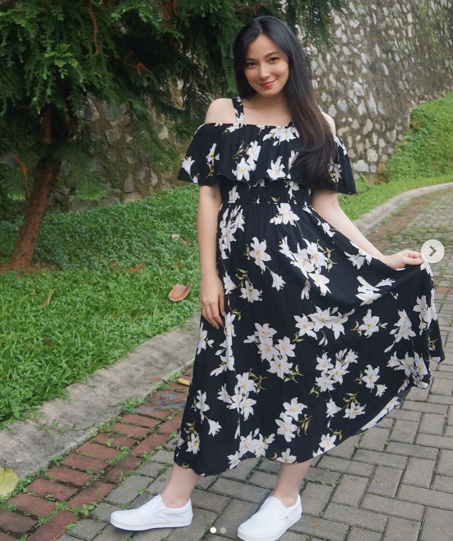 7 Inspirasi OOTD Ibu Hamil Stylish Ala Selebriti