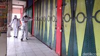 Pasar Sunggingan Boyolali Ditutup dan Disemprot Disinfektan
