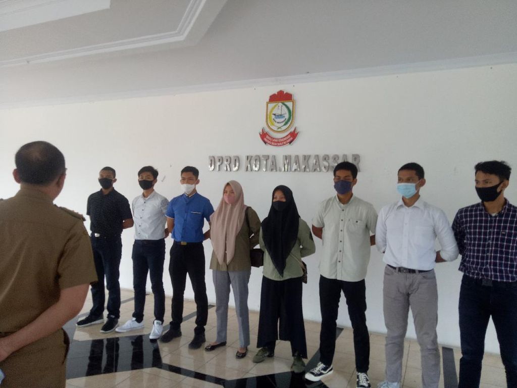 Makassar Tetap Gelar Upacara HUT RI Ke-75, Peserta Ada yang Via Virtual Makassar Tetap Gelar Upacara HUT RI Ke-75, Peserta Ada yang Via Virtual