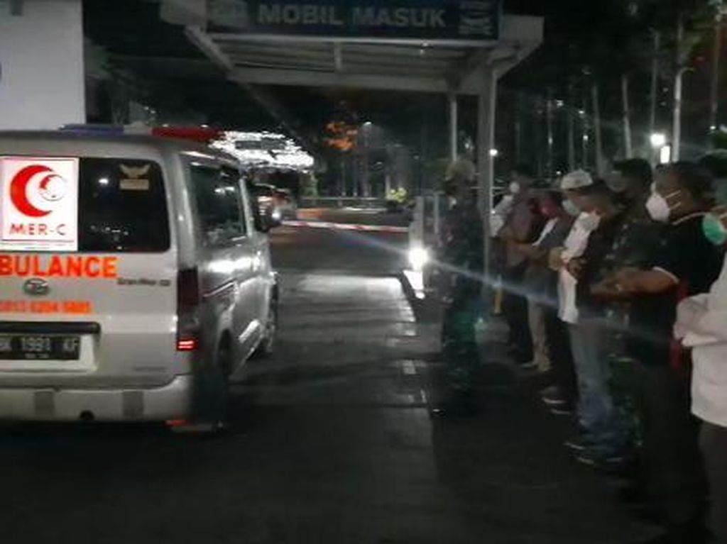 MUI Nilai Tak Ada Masalah Jenazah Pasien Corona di Ambulans Saat Disalatkan MUI Nilai Tak Ada Masalah Jenazah Pasien Corona di Ambulans Saat Disalatkan