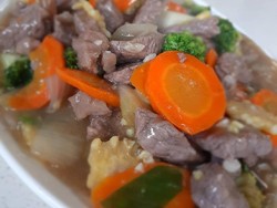 Masak Masak : Gurihnya Tumis Daging Sayuran yang Bikin Nagih