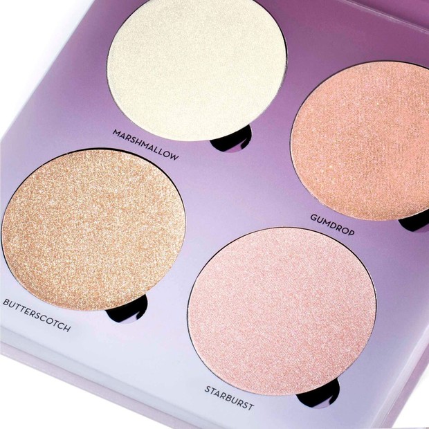 Anastasia Beverly Hills Sugar Glow/Sumber: anastasiabeverlyhills.com Sebagai penyempurna Contour Kit, Anastasia juga merilis Glow Kit. Produk ini akan membuat tulang pipi terlihat lebih nyata dan tegas.
