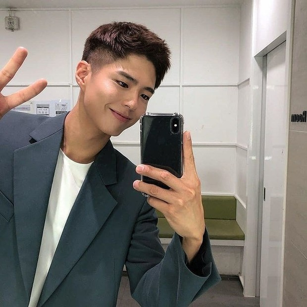 https://www.instagram.com/_parkbogum/ Untuk memainkan karakter Sa Hye Joon, Park Bo Gom telah mempelajari rekaman fashion show, pemotretan, serta wawancara.