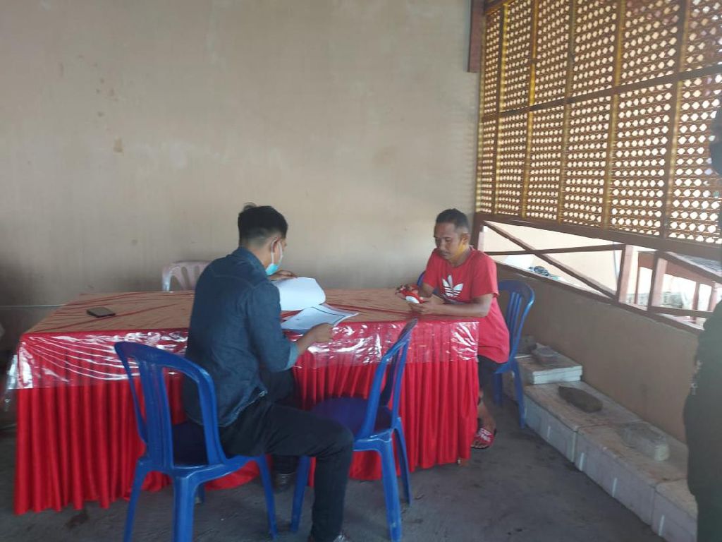 Reaktif Rapid Test Saat Dieksekusi Jaksa, Anggota DPRD Takalar Diisolasi Reaktif Rapid Test Saat Dieksekusi Jaksa, Anggota DPRD Takalar Diisolasi