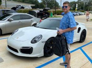 Waduh! Pria Ini Diciduk karena Beli Mobil Rp 2 M Pakai Cek Palsu Waduh! Pria Ini Diciduk karena Beli Mobil Rp 2 M Pakai Cek Palsu