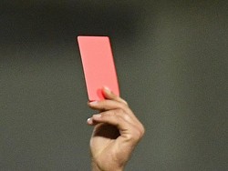 Pandemi Corona, Pemain Sepakbola Batuk dengan Sengaja Bisa Dikartu Merah