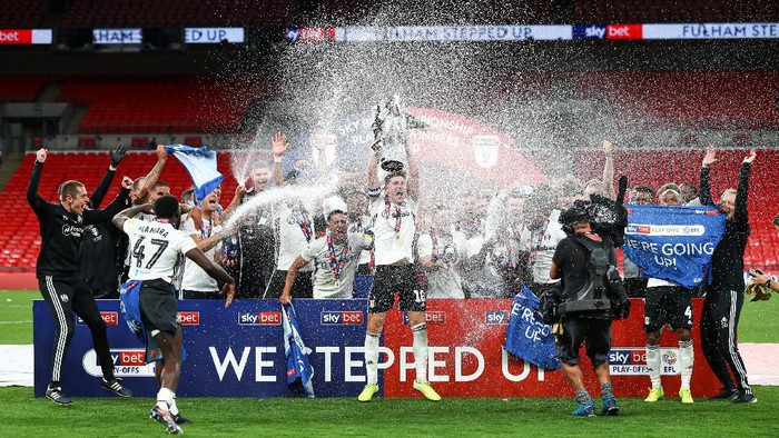 Fulham memastikan diri promosi ke Liga Inggris musim depan usai memenangkan final play-off kontra Brentford di Stadion Wembley, Rabu (5/8/2020) dini hari WIB.