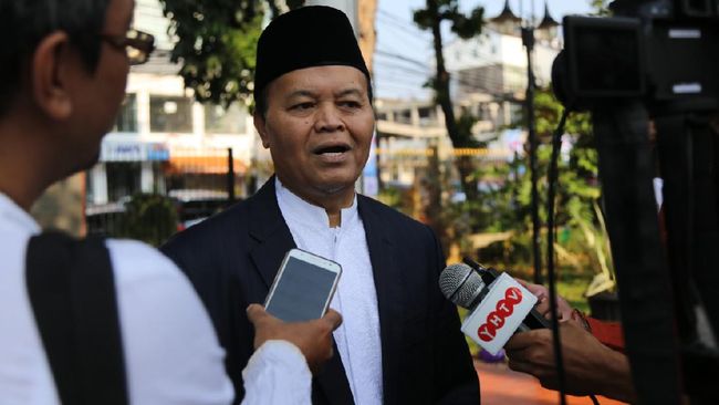 HNW Sebar Daging Kurban ke Pasien COVID-19 hingga Penjaga Makam HNW Sebar Daging Kurban ke Pasien COVID-19 hingga Penjaga Makam