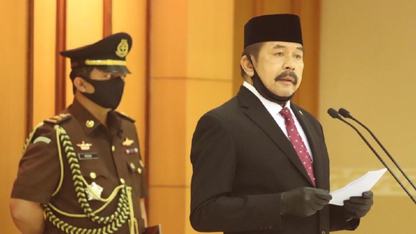 Jaksa Agung melantik Sesjampidum dan 5 Kajati Jaksa Agung melantik Sesjampidum dan 5 Kajati