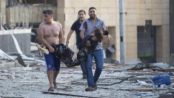 Kepanikan dan Evakuasi Korban Ledakan di Libanon