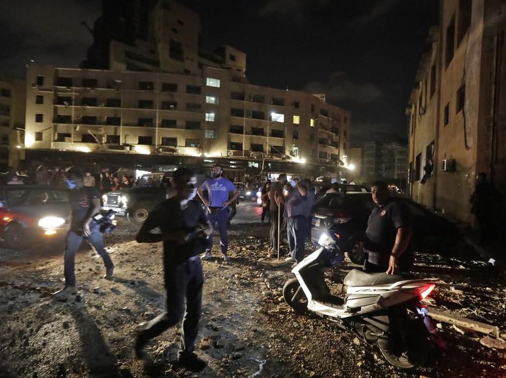 Ledakan Besar Beirut Tewaskan 27 Orang, Ribuan Lainnya Luka-luka