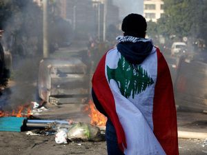 Kondisi Sulit Warga Beirut Pascaledakan Dahsyat di Lebanon Kondisi Sulit Warga Beirut Pascaledakan Dahsyat di Lebanon
