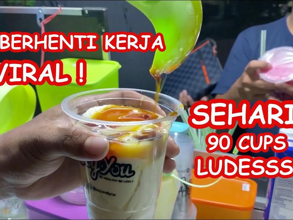 Setelah Lama Jadi Chef, Pria Ini Pilih Jualan Es di Pinggir Jalan Setelah Lama Jadi Chef, Pria Ini Pilih Jualan Es di Pinggir Jalan