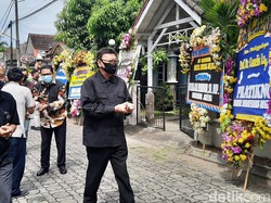 MenPAN Tjahjo Kenang Cornelis Lay sebagai Sosok di Balik Suksesnya Jokowi