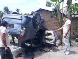 Mobil BNN Deli Serdang Dirusak Warga Saat Gerebek Narkoba