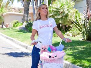 Pengakuan Menyedihkan Paris Hilton Alami Pelecehan saat Sekolah