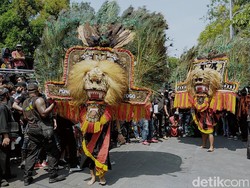 Balai Kota Surabaya Jadi Ajang Goyang Seni, Mulai Reog Hingga Barongan