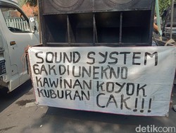Kata-kata Nylekit Pekerja Seni Surabaya untuk Risma Saat Demo Izin Hajatan