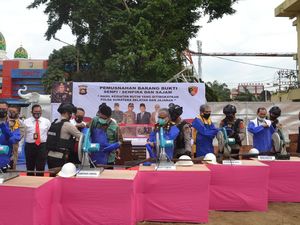 Polda Sumsel Musnahkan Ratusan Senpi Rakitan Hasil Sitaan