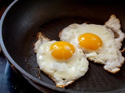 Boleh-boleh Saja Kok Makan Telur Setiap Hari, Tapi Ini Batasannya