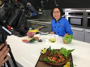 Ternyata Ini Penyebab Bu Sisca Soewitomo Gantung Panci Ternyata Ini Penyebab Bu Sisca Soewitomo Gantung Panci