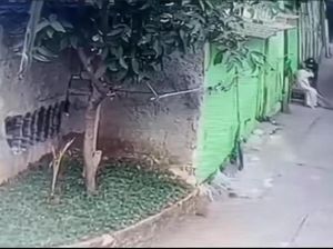 Video Nenek Dijambret, Kalung 20 Gram Emas Raib