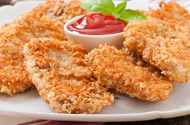 Chicken nugget mengandung minyak goreng yang terhidrogenasi.