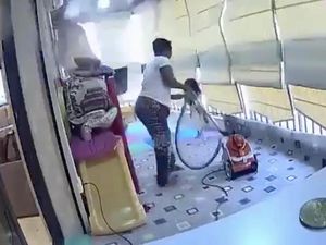 Viral Video ART Selamatkan Anak Majikan Saat Ledakan Lebanon Viral Video ART Selamatkan Anak Majikan Saat Ledakan Lebanon