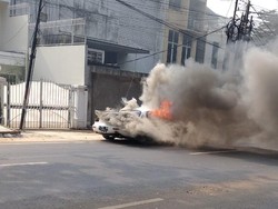 Mazda RX-7 Terbakar Karena Kopling, Bagaimana Bisa?