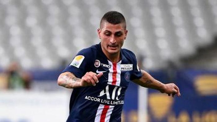 FBL-FRA-LCUP-PSG-LYON Paris Saint-Germains Italian midfielder Marco Verratti plays the ball during the French League Cup final football match between Paris Saint-Germain vs Olympique Lyonnais at the Stade de France in Saint-Denis on July 31, 2020. (Photo by FRANCK FIFE / AFP)