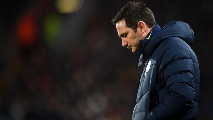 HULL, ENGLAND - JANUARY 25: Frank Lampard, Manager of Chelsea looks on during the FA Cup Fourth Round match between Hull City and Chelsea at KCOM Stadium on January 25, 2020 in Hull, England. (Photo by Clive Mason/Getty Images)